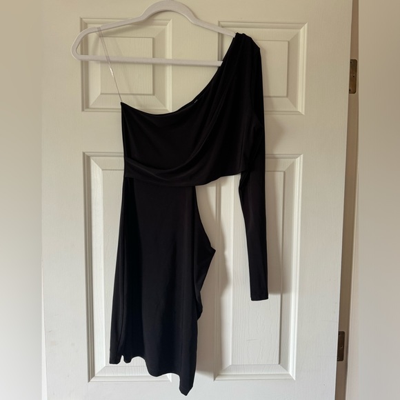 Windsor Black One Shoulder Cut Out Dress - Picture 5 of 5